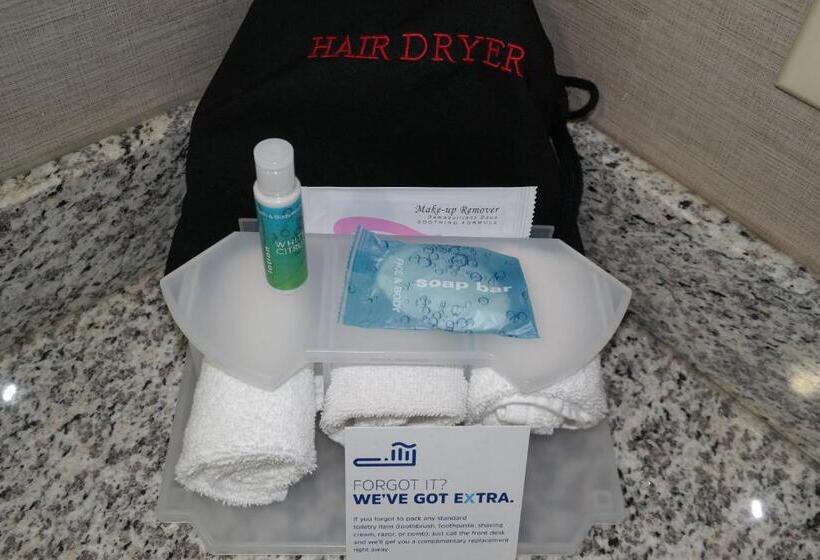 Номер Стандарт Адаптированный для Инвалидов, Holiday Inn Express Fredericksburg   Southpoint, An Ihg