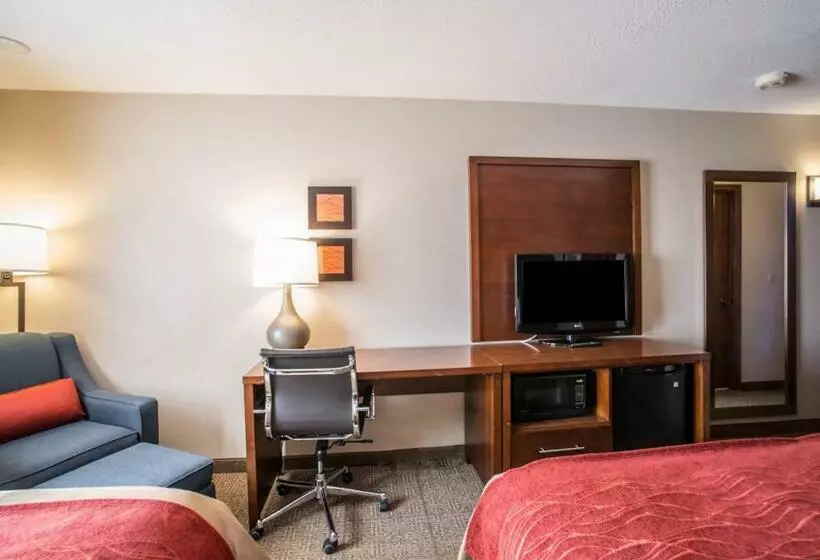 ２ダブルベッドのスタンダードルーム, Quality Inn & Suites Boonville   Columbia