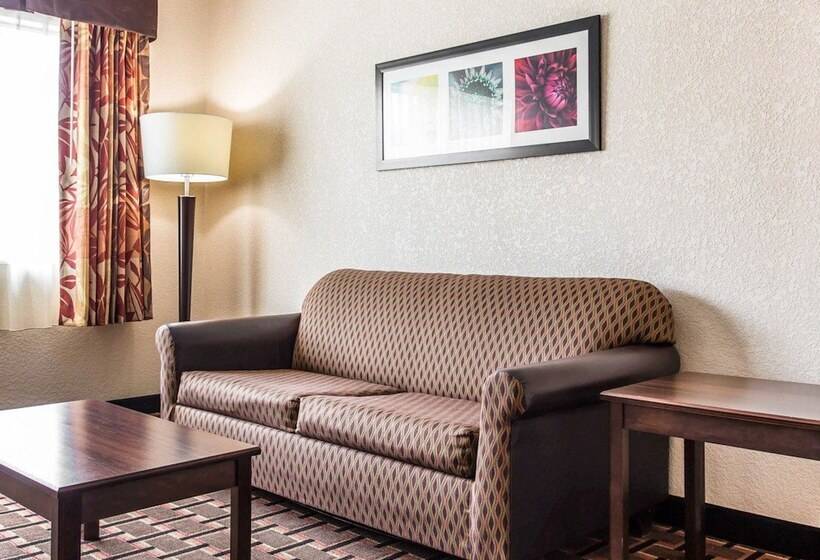 جناح, Quality Suites Hickory South