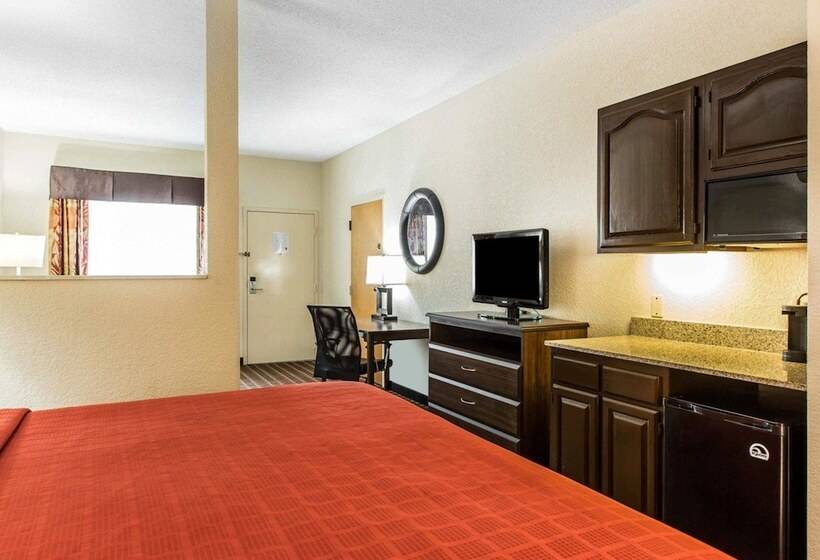 جناح, Quality Suites Hickory South