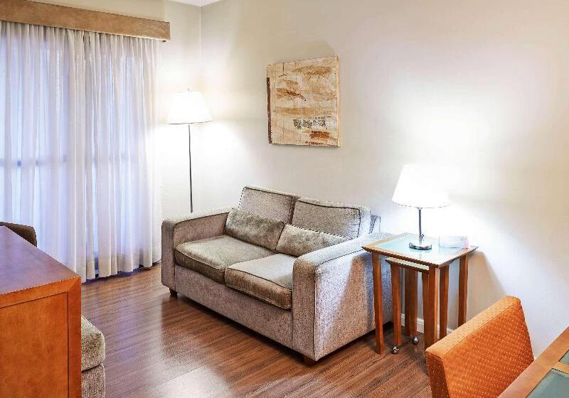 带大床的标准间, Ramada By Wyndham Richfield Ut I 70