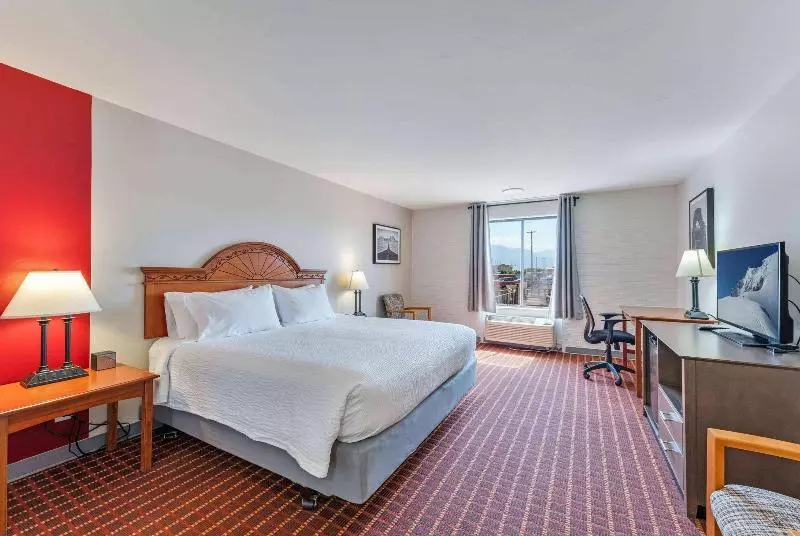 キングサイズベッドのスイートルーム, Ramada By Wyndham Richfield Ut I 70