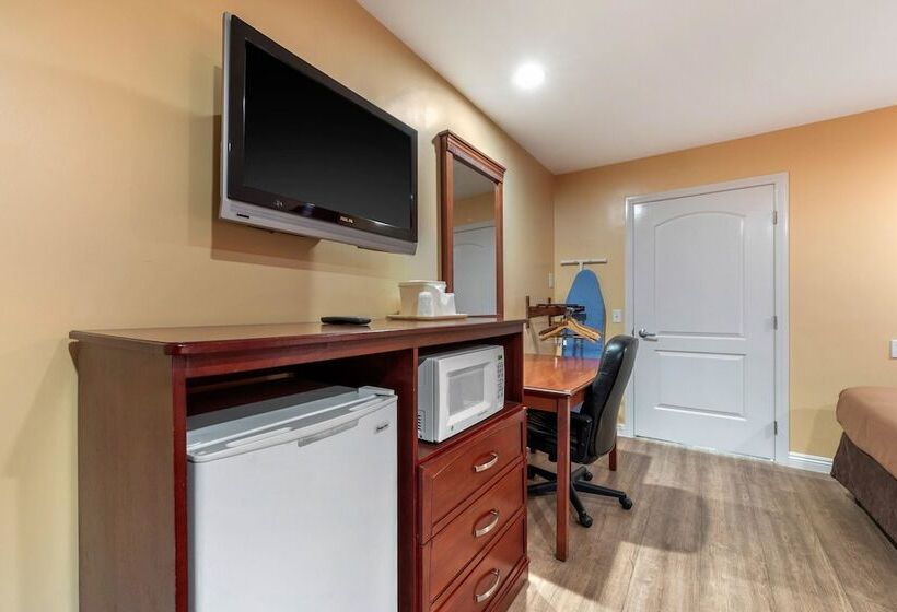 חדר סטנדרט מותאם לאדם עם מוגבלויות, Rodeway Inn Carson  Los Angeles South