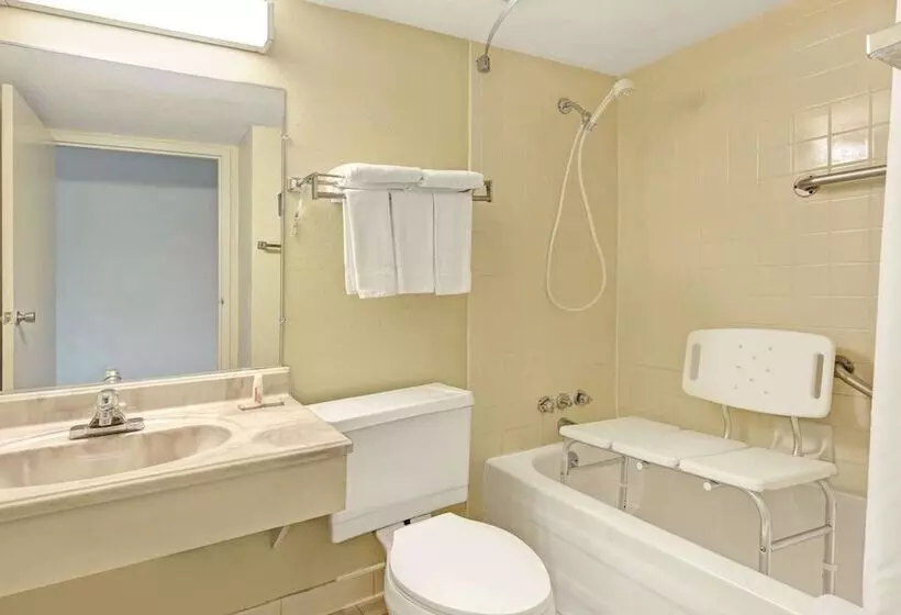 Standard-invahuone, Super 8 By Wyndham Indianapolis South