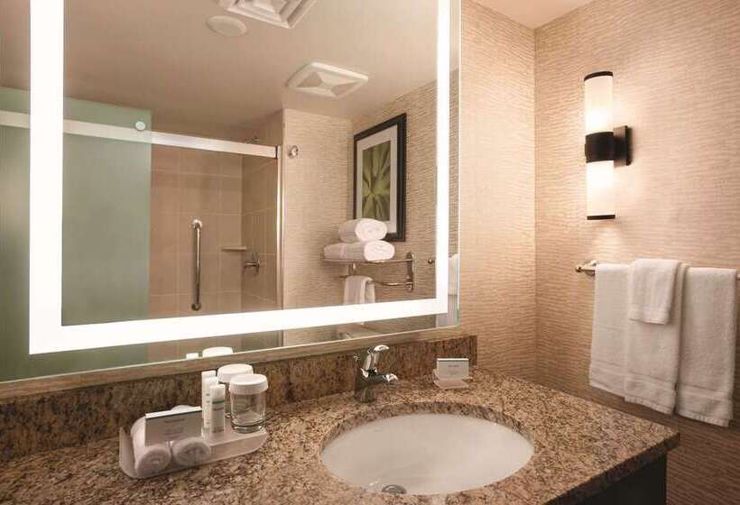 غرفة قياسية سرير كينج, Embassy Suites By Hilton Deerfield Beach Resort & Spa