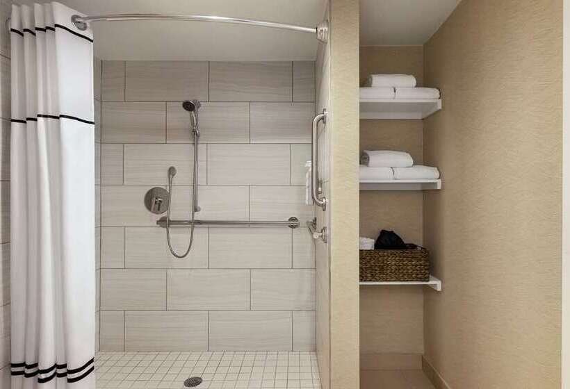 جناح سرير كينج, Embassy Suites By Hilton Deerfield Beach Resort & Spa