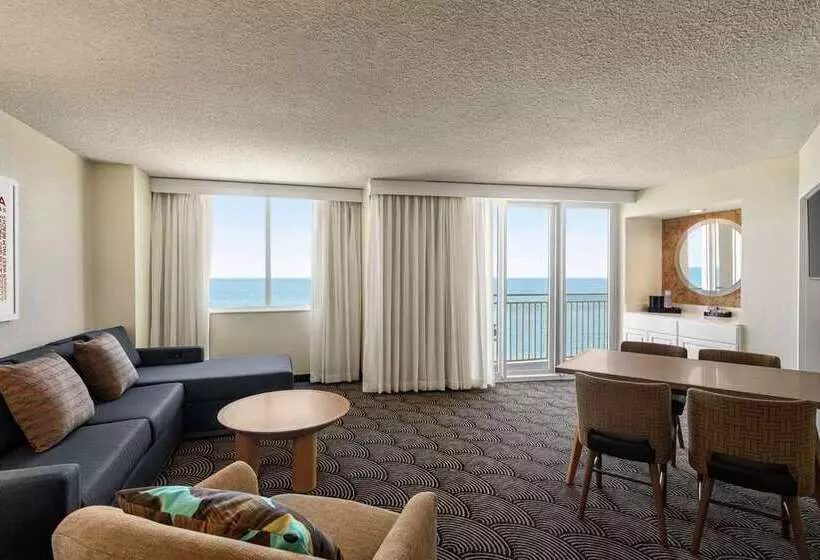 キングサイズベッドのスイートルーム, Embassy Suites By Hilton Deerfield Beach Resort & Spa