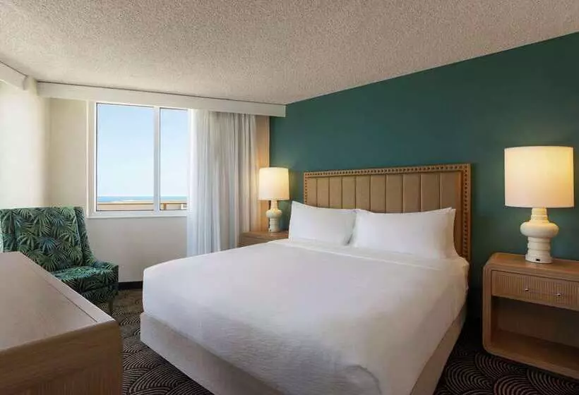 キングサイズベッドのスイートルーム, Embassy Suites By Hilton Deerfield Beach Resort & Spa