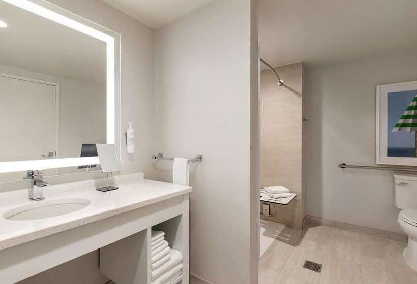 جناح سرير كينج, Embassy Suites By Hilton Deerfield Beach Resort & Spa