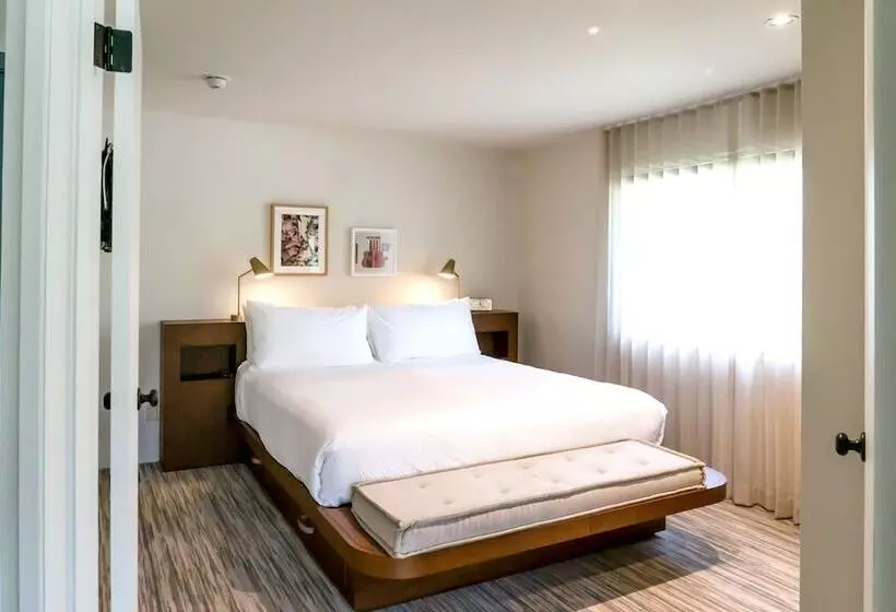 اتاق لوکس, Flamingo Resort & Spa
