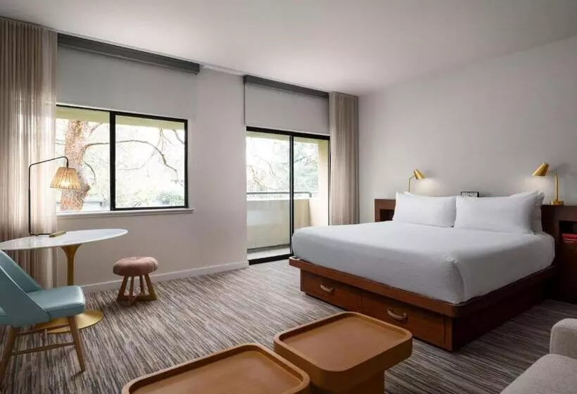 اتاق لوکس با تخت بزرگ, Flamingo Resort & Spa