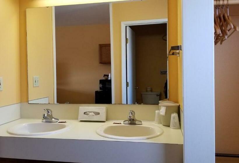 غرفة قياسية, The Forks Motel