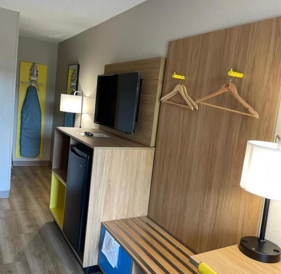 豪华房间, Days Inn By Wyndham Florence Near Civic Center