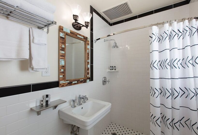 חדר דלוקס, El Rancho