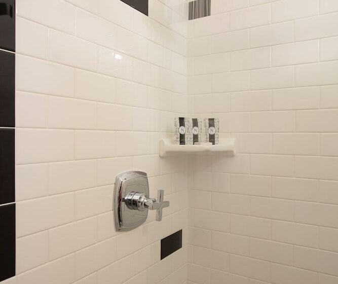 חדר דלוקס, El Rancho