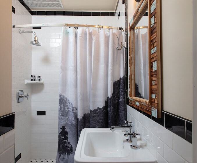 חדר דלוקס, El Rancho