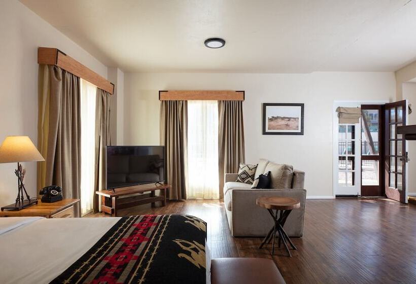 חדר דלוקס, El Rancho