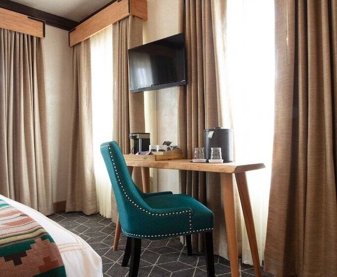 חדר דלוקס, El Rancho