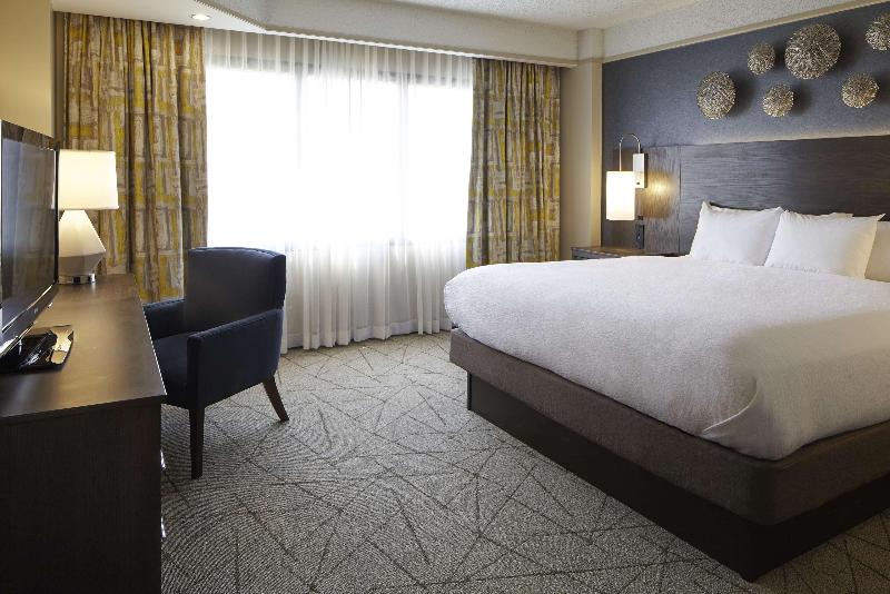 מיטת קינג בסוויטה, Embassy Suites By Hilton Atlanta Galleria