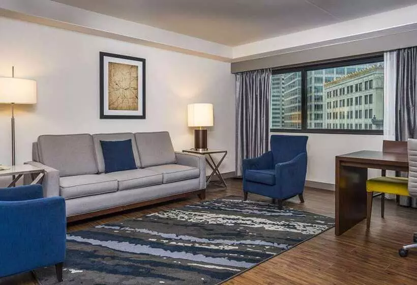 سوییت, Embassy Suites By Hilton Indianapolis Downtown