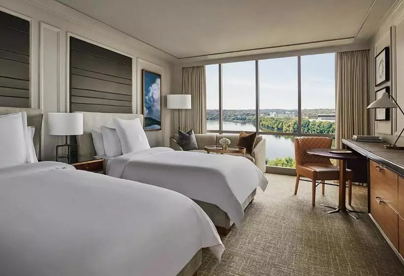 اتاق استاندارد با چشم‌انداز دریاچه, Four Seasons Hotel Austin