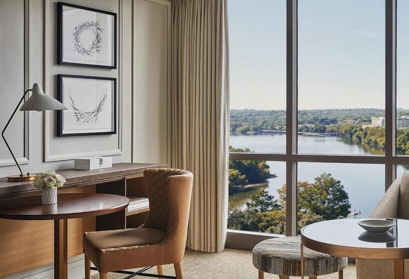 身障者適用キングサイズベッドルーム, Four Seasons Hotel Austin