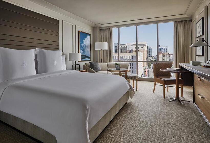キングサイズベッド、シティビューデラックスルーム, Four Seasons Hotel Austin