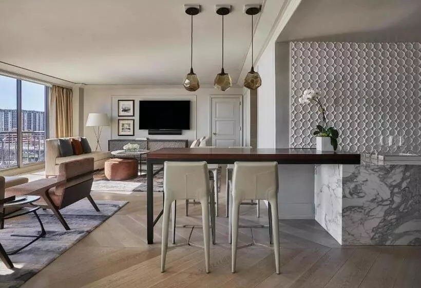 سوییت, Four Seasons Hotel Austin