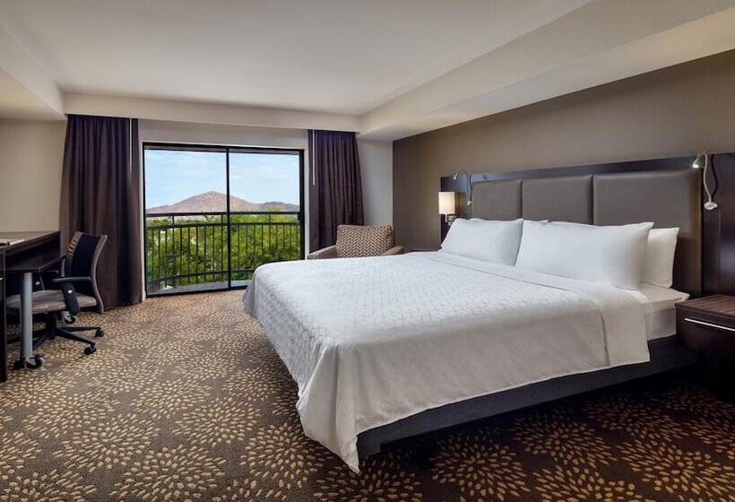 Люкс Кровать Кинг, Holiday Inn And Suites Phoenix Airport North, An Ihg