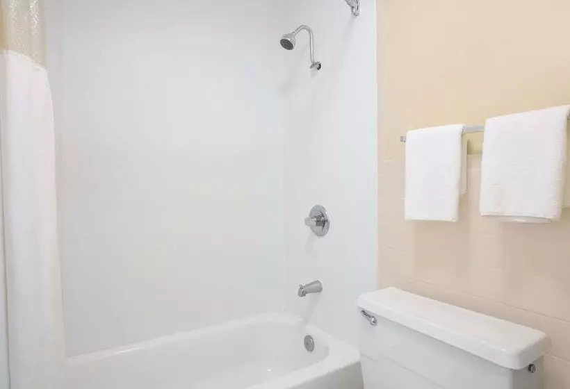 ２ダブルベッドのスタンダードルーム, Knights Inn Aiken