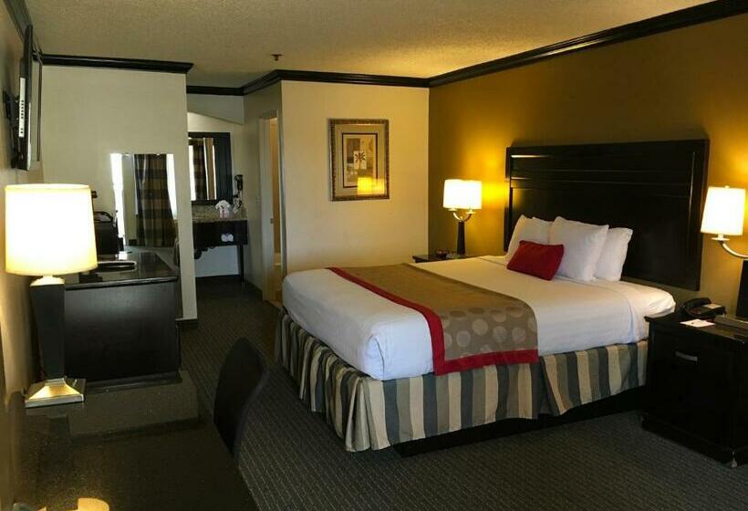 스탠다드 스튜디오, Ramada By Wyndham Ontario