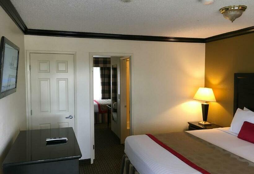 스탠다드 스튜디오, Ramada By Wyndham Ontario