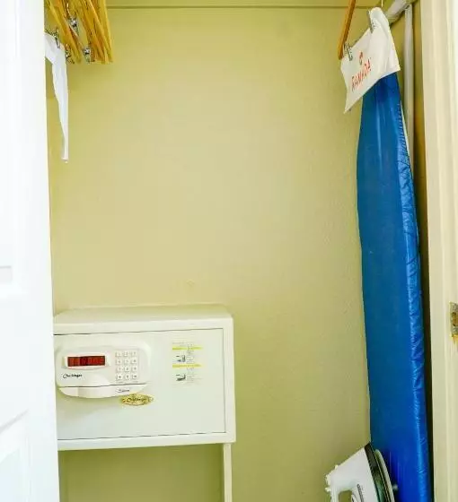 سوئیت با تخت بزرگ, Ramada By Wyndham Ontario