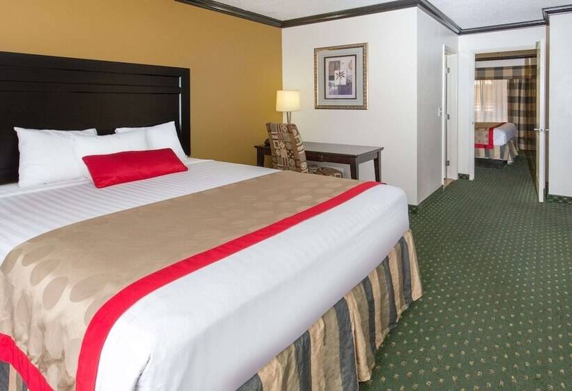 스탠다드 스튜디오, Ramada By Wyndham Ontario