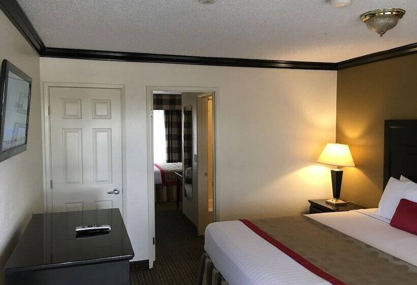 스탠다드 스튜디오, Ramada By Wyndham Ontario