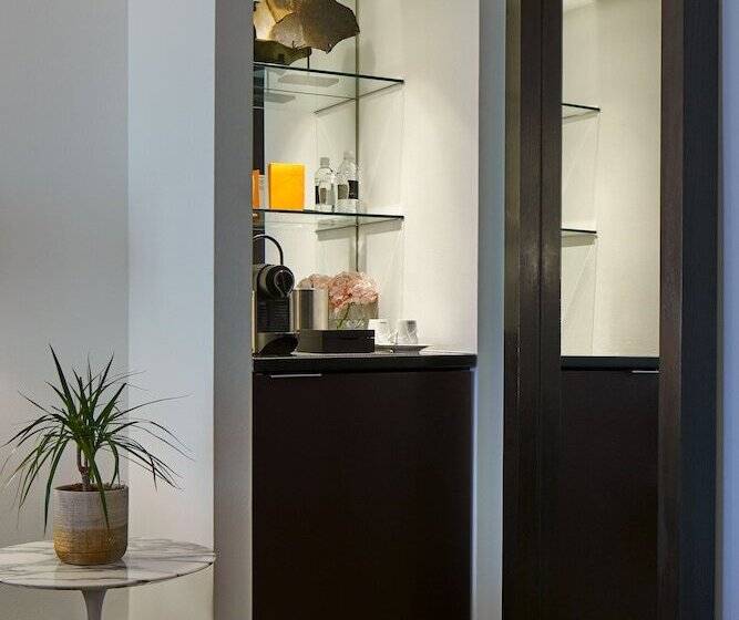 디럭스 룸, The Dupont Circle