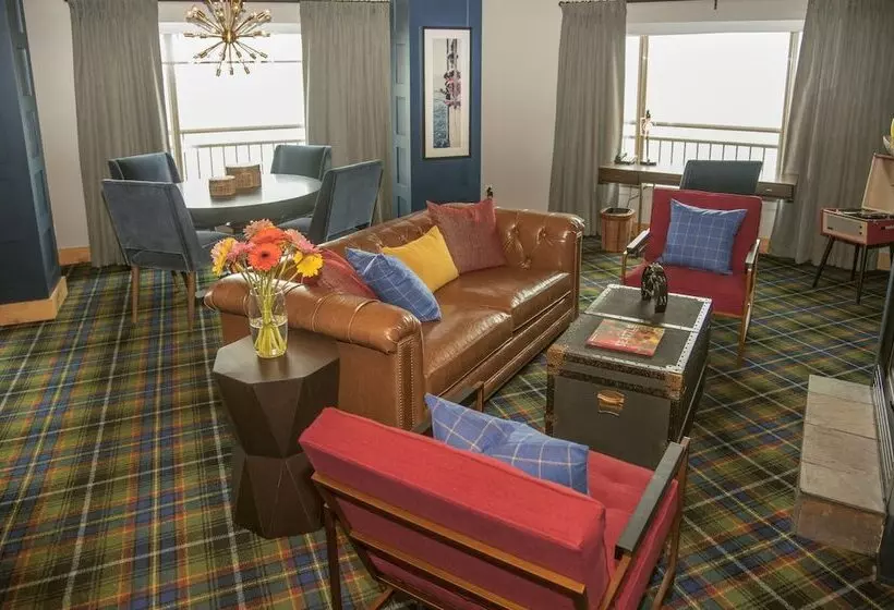 Sviitti, The Edgewater, A Noble House