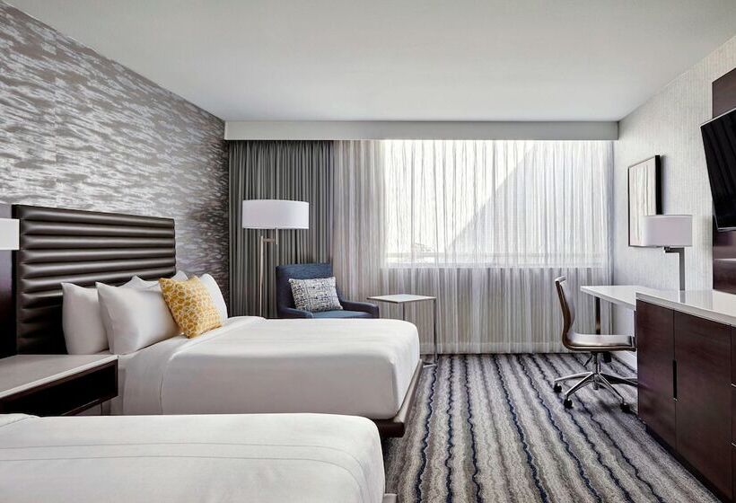 带2个双人床的标准工作室, Ventura Beach Marriott