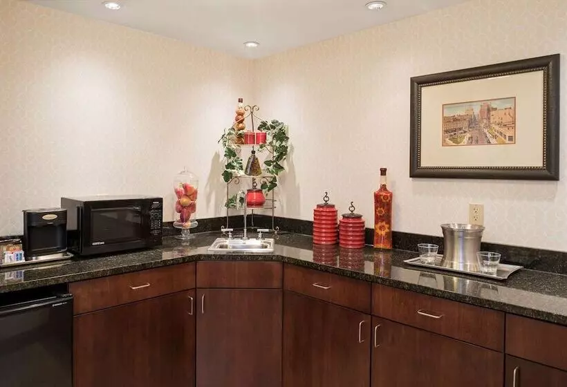 سوییت جونیور, Doubletree By Hilton Hotel Grand Rapids Airport