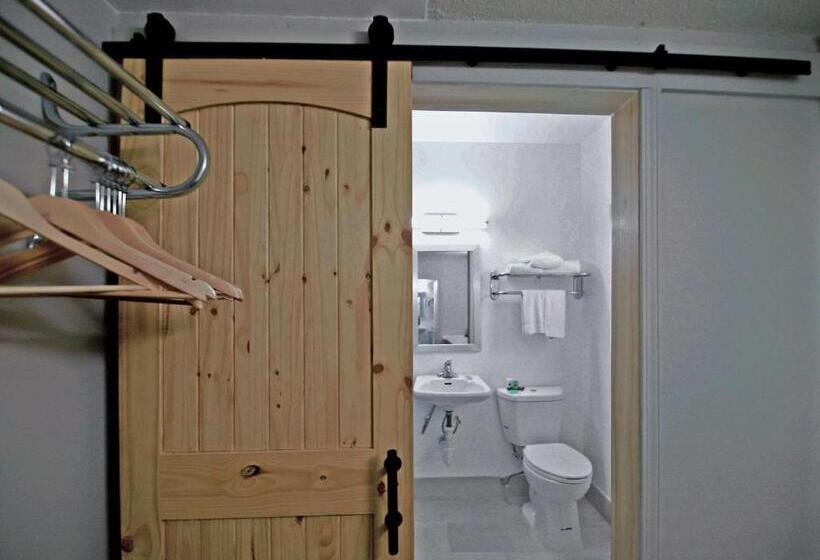 חדר סטנדרט עם מיטת קינג, El Sendero Inn, Ascend Hotel Collection