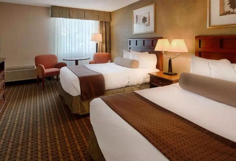 Deluxe-huone Soveltuu Liikuntarajoitteisille, Baymont Inn & Suites