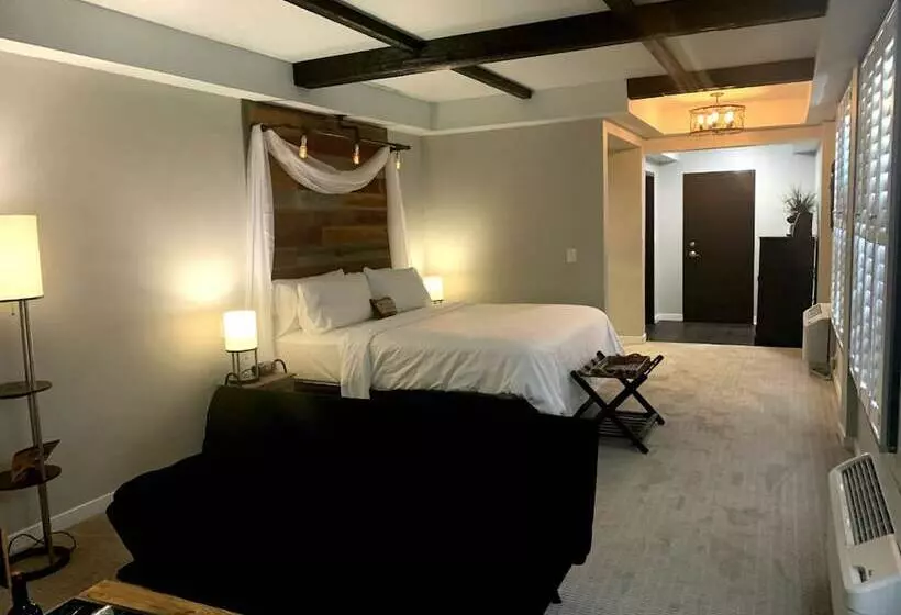 Deluxe-studio, Cedar Stables Inn & Suites