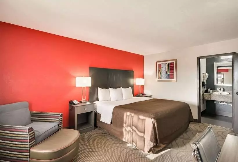 ハイドロマッサージバス付きスイート, Clarion Inn & Suites Russellville I40