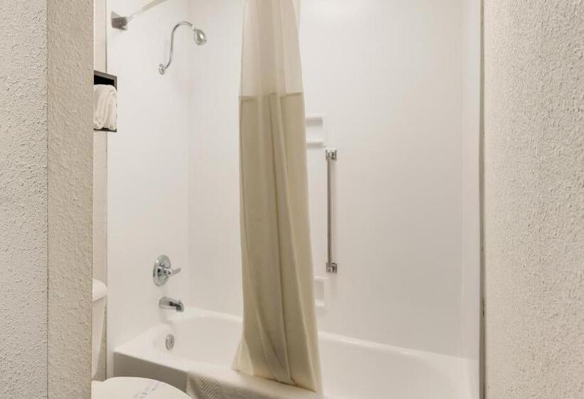 Стандартный Номер Кровать Кинг, Clarion Inn & Suites Russellville I40