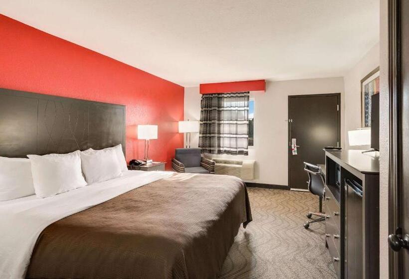 Номер Стандарт Кровать Кинг Адаптированный для Инвалидов, Clarion Inn & Suites Russellville I40