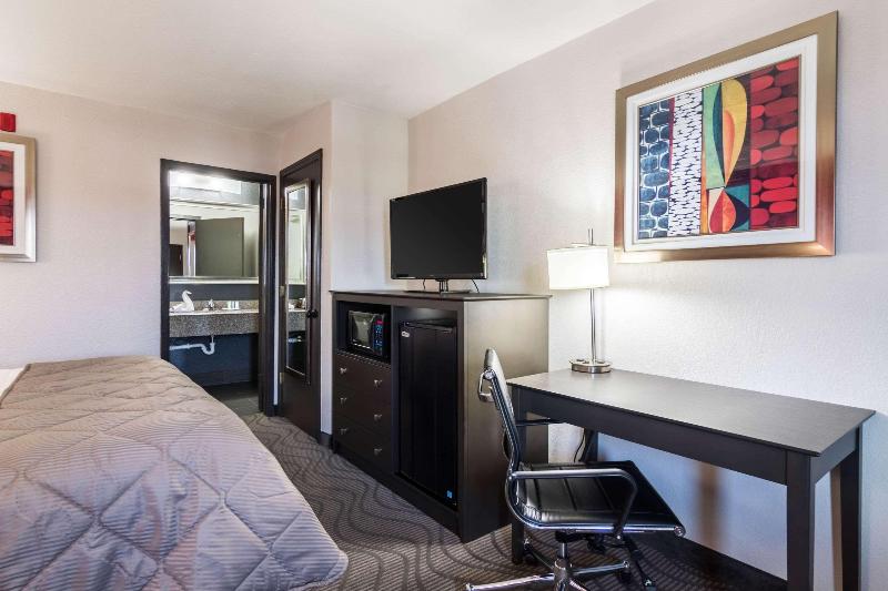 غرفة قياسية, Clarion Inn & Suites Russellville I40