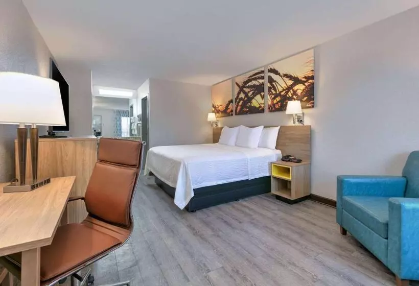 キングサイズベッドのスタンダードルーム, Days Inn By Wyndham Greenville Ms