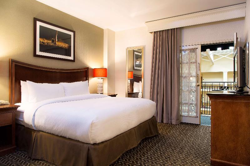 סוויטה עם מרפסת, Doubletree Suites By Hilton Hotel Lexington