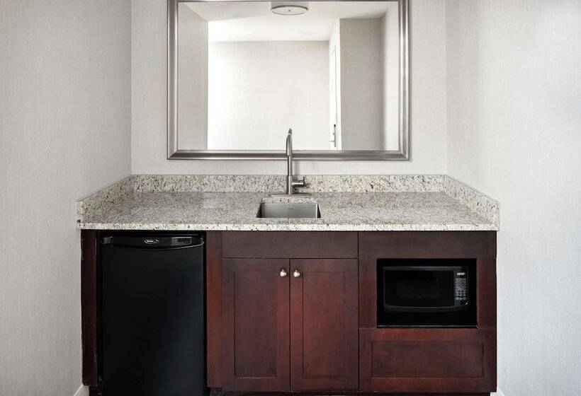 جناح غرفتين نوم, Doubletree Suites By Hilton Charlotte Southpark