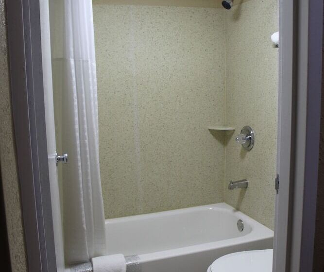 חדר סטנדרט שתי מיטות זוגיות, Fairbridge Inn Express Perry